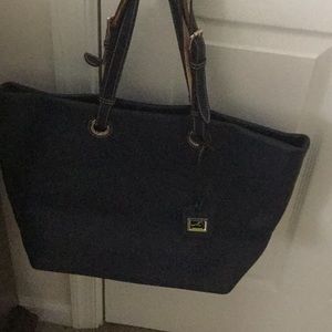 Dooney &Bourke